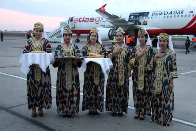 Atlasglobal, İstanbul'dan Buhara'ya ilk turistik charter uçuşunu gerçekleştirdi