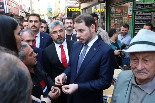 Bakan Albayrak'a yoğun ilgi Bakan Albayrak'a yoğun ilgi