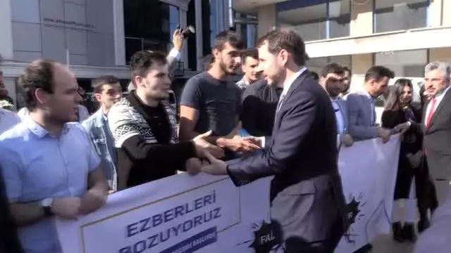 Bakan Albayrak Samsun'da ziyaretlerde bulundu Bakan Albayrak Samsun'da ziyaretlerde bulundu