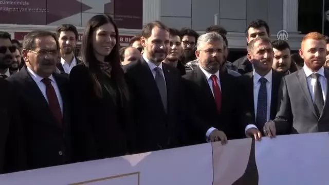 Bakan Albayrak Samsun'da ziyaretlerde bulundu Bakan Albayrak Samsun'da ziyaretlerde bulundu