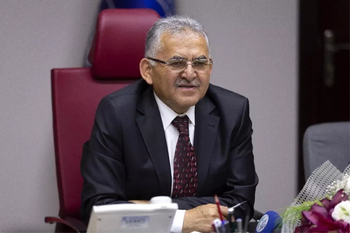 Başkan Büyükkılıç,'Mevlid Kandili günü, dünyanın aydınlandığı gün'