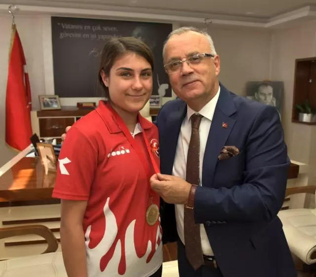 Başkan Kayda, milli judocuları altınla ödüllendirdi Başkan Kayda, milli judocuları altınla ödüllendirdi