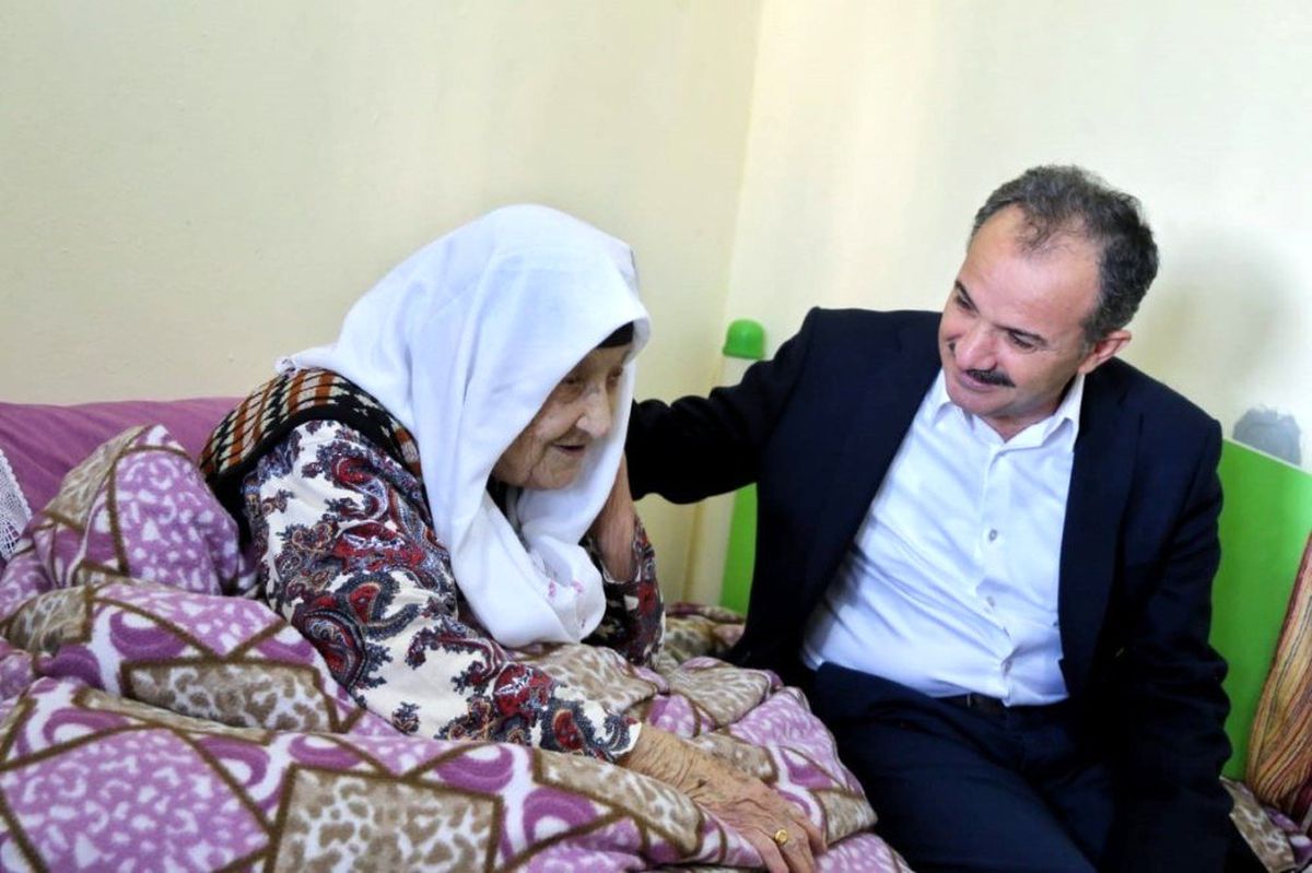 Başkan Kılınç, 102 Yaşındaki Fatma Teyzeye ziyaret