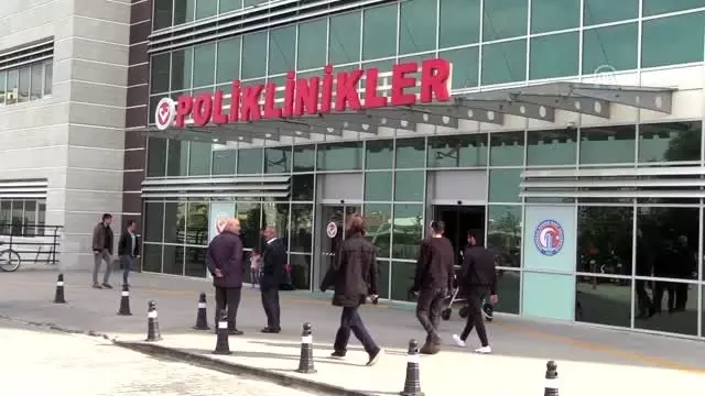Bebeğin akciğerine kaçan badem 'acil' operasyonla çıkarıldı Bebeğin akciğerine kaçan badem 'acil' operasyonla çıkarıldı