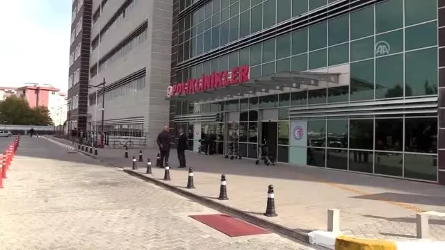Bebeğin akciğerine kaçan badem 'acil' operasyonla çıkarıldı Bebeğin akciğerine kaçan badem 'acil' operasyonla çıkarıldı