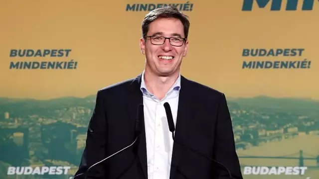 Budapeşte Belediye Başkanı'ndan 'Kürt bayraklı' Erdoğan protestosu Budapeşte Belediye Başkanı'ndan 'Kürt bayraklı' Erdoğan protestosu
