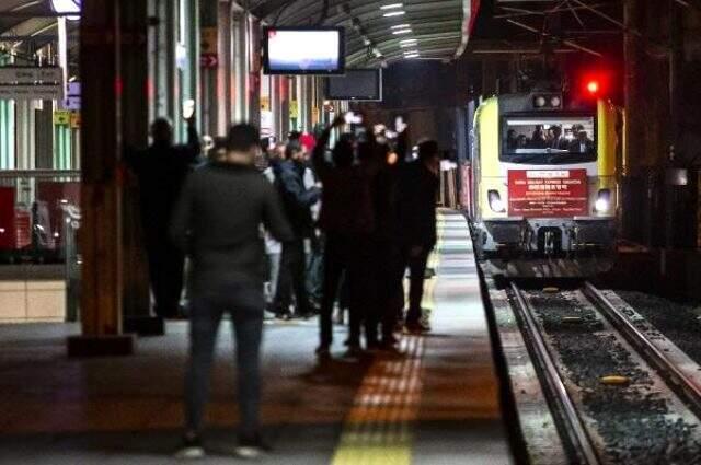 Çin'den Avrupa'ya giden ilk yük treni Marmaray'dan geçti