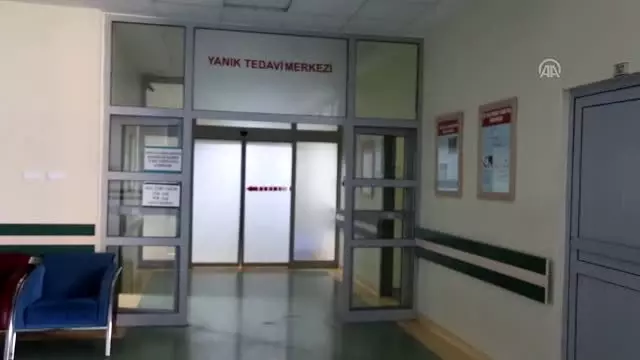 Ekmek tandırına düşen küçük Fatma Nur yanarak yaralandı Ekmek tandırına düşen küçük Fatma Nur yanarak yaralandı
