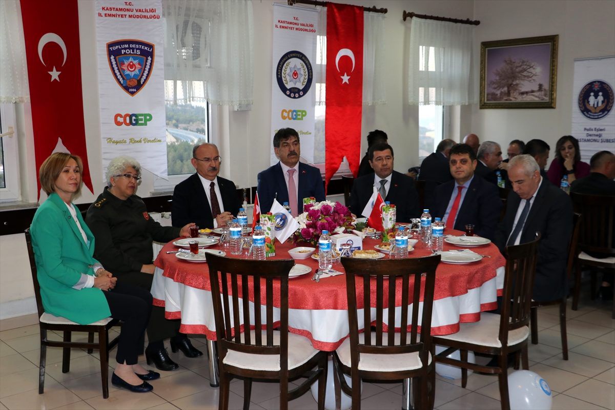 Emniyetin projesinde 6 bin öğrenci 'hayata renk verdi'