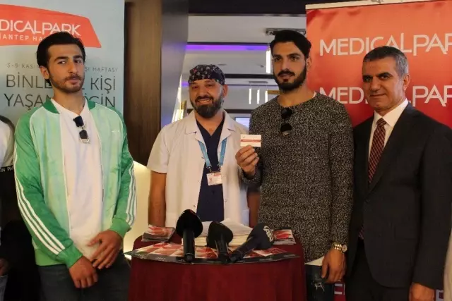 Gaziantep FK futbolcuları Medikal Park'ta organ bağışı yaptı Gaziantep FK futbolcuları Medikal Park'ta organ bağışı yaptı