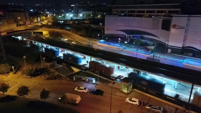 Çin'den Avrupa'ya giden ilk yük treni Marmaray'dan geçti Çin'den Avrupa'ya giden ilk yük treni Marmaray'dan geçti