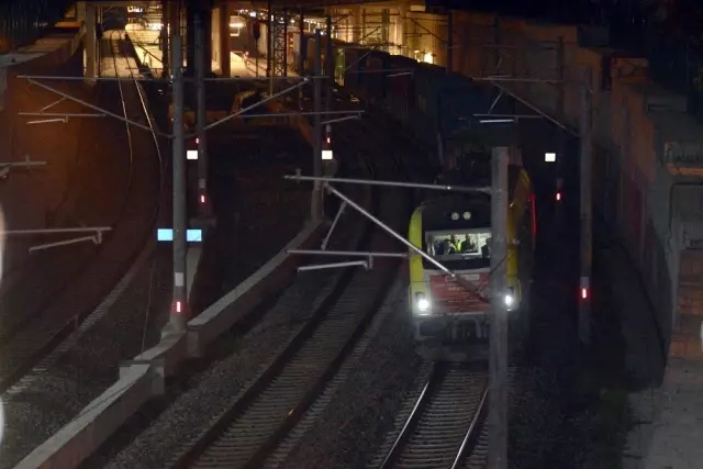 Çin'den Avrupa'ya giden ilk yük treni Marmaray'dan geçti Çin'den Avrupa'ya giden ilk yük treni Marmaray'dan geçti