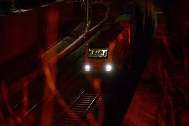 Çin'den Avrupa'ya giden ilk yük treni Marmaray'dan geçti Çin'den Avrupa'ya giden ilk yük treni Marmaray'dan geçti