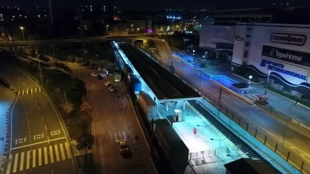 Çin'den Avrupa'ya giden ilk yük treni Marmaray'dan geçti Çin'den Avrupa'ya giden ilk yük treni Marmaray'dan geçti