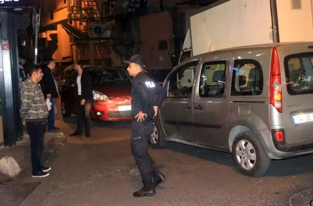 Kağıthane'de silahlı yol verme kavgası: 1 yaralı