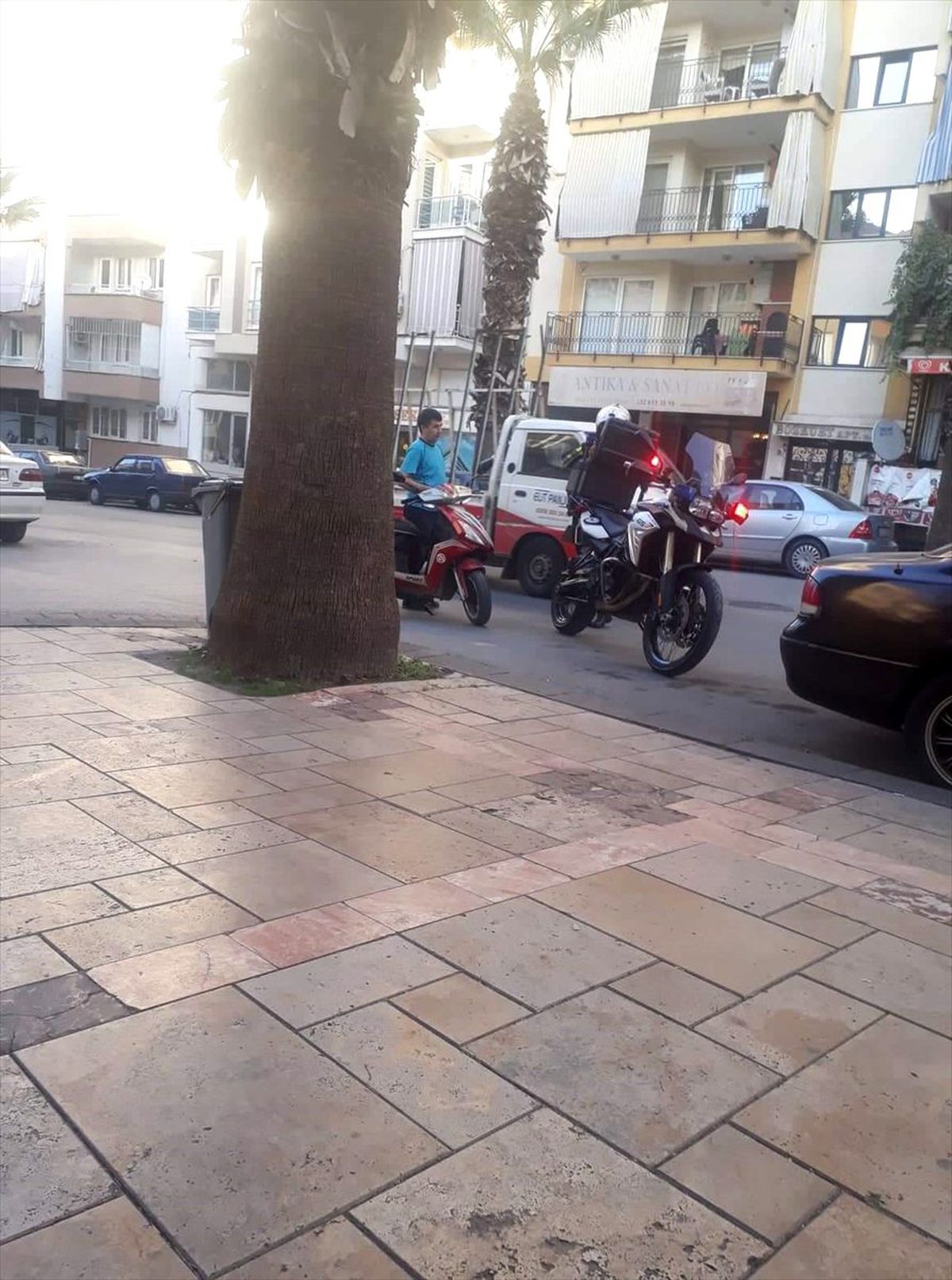 Kaldırımda giden motosiklet ve elektrikli bisikletlere ceza
