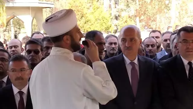Kurtulmuş: 'Gavurun önünde el açıp dilenen Türkiye geride kaldı' Kurtulmuş: 'Gavurun önünde el açıp dilenen Türkiye geride kaldı'