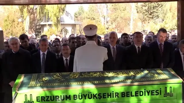 Kurtulmuş: 'Gavurun önünde el açıp dilenen Türkiye geride kaldı' Kurtulmuş: 'Gavurun önünde el açıp dilenen Türkiye geride kaldı'