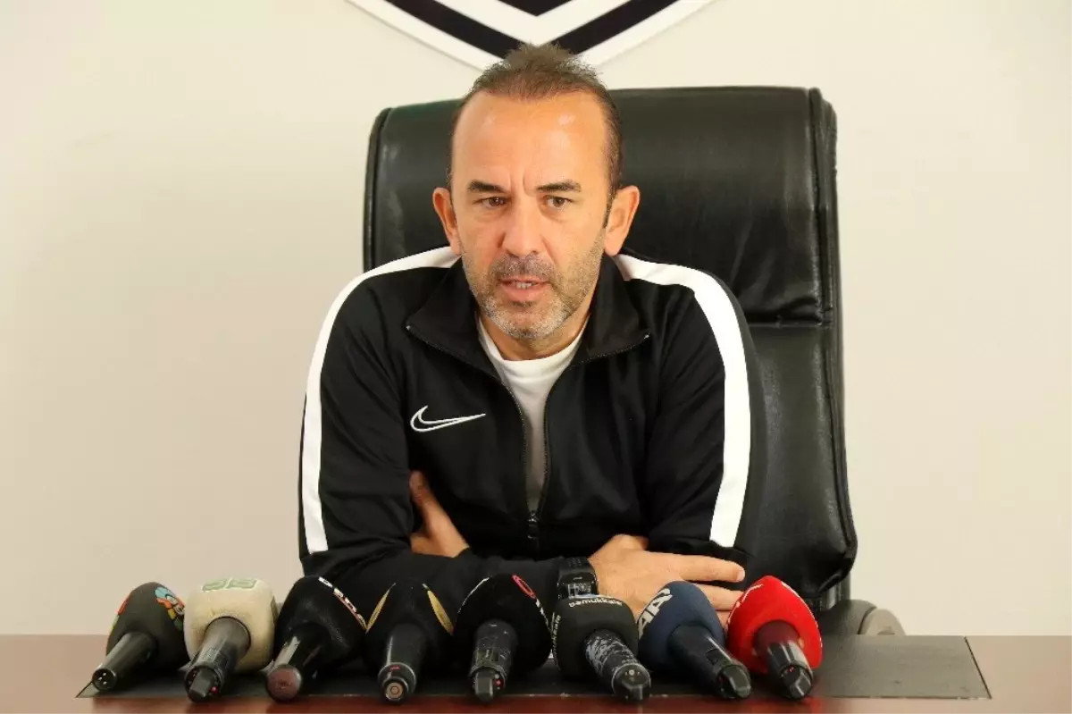 Mehmet Özdilek: ' Beşiktaş maçını kazanarak tekrar bir gündem oluşturmak istiyoruz'