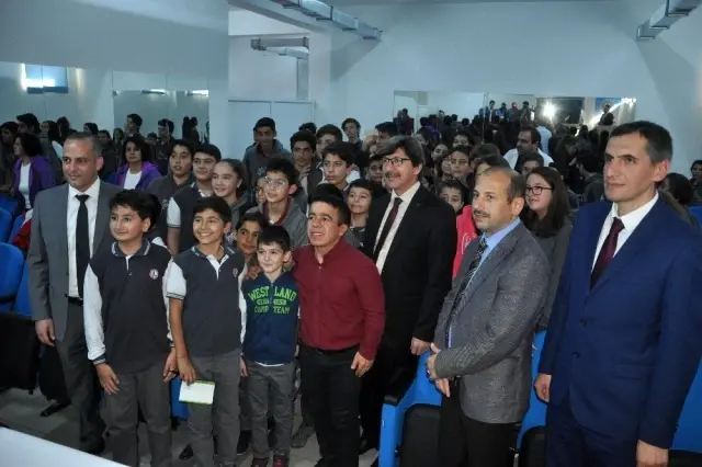 Milli Halterci Halil Mutlu'dan Afyon sucuğuna övgü Milli Halterci Halil Mutlu'dan Afyon sucuğuna övgü