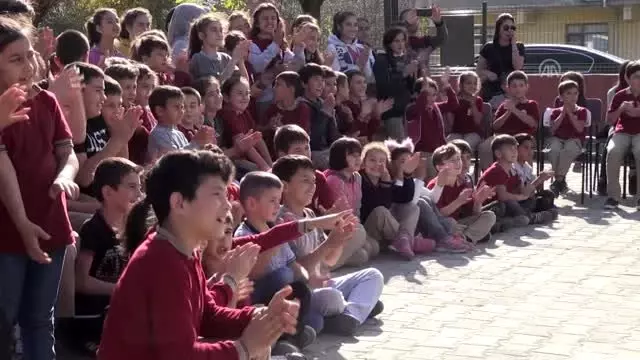 Milli sporculardan selde zarar gören öğrencilere moral ...