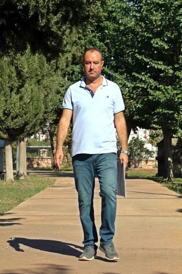 Aracının satışını yaptığı kişiler, önce sazan balığı yedirdi sonra parasını ödemeden kaçtı! Aracının satışını yaptığı kişiler, önce sazan balığı yedirdi sonra parasını ödemeden kaçtı!