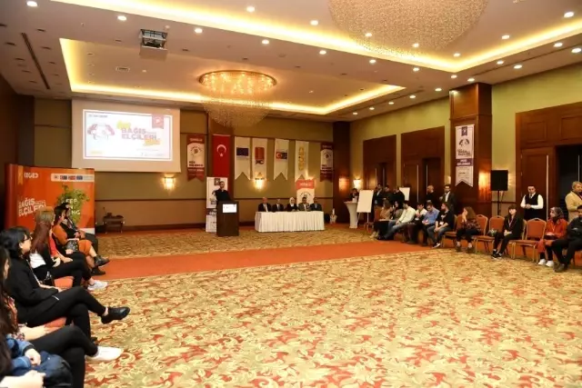 Organ bağışının artmasına yönelik fikirler ve çözüm önerileri açıklandı Organ bağışının artmasına yönelik fikirler ve çözüm önerileri açıklandı