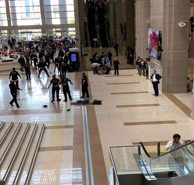 Son dakika: İstanbul Adalet Sarayı'nda bir kişi, 6. kattan atlayarak hayatını kaybetti