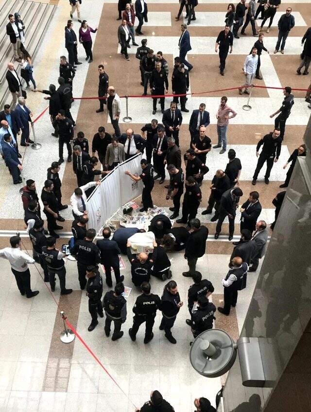 Son dakika: İstanbul Adalet Sarayı'nda bir kişi, 6. kattan atlayarak hayatını kaybetti