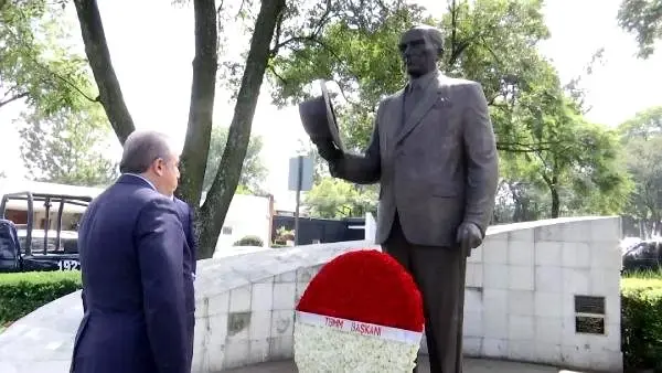 TBMM Başkanı Şentop, Meksiko'daki Atatürk anıtına çelenk bıraktı TBMM Başkanı Şentop, Meksiko'daki Atatürk anıtına çelenk bıraktı