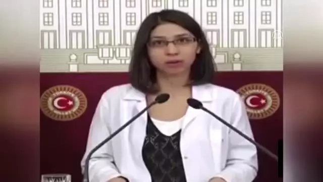 Terörist Özge Aydın, YPG/PKK'nın yasa dışı sol örgütlerle ilişkisini bir kez daha ortaya çıkardı Terörist Özge Aydın, YPG/PKK'nın yasa dışı sol örgütlerle ilişkisini bir kez daha ortaya çıkardı