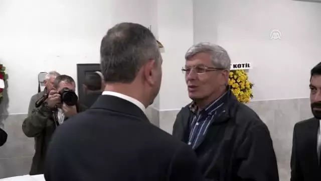 Yargıtay Üyesi Kenan İpek'in annesi defnedildi Yargıtay Üyesi Kenan İpek'in annesi defnedildi