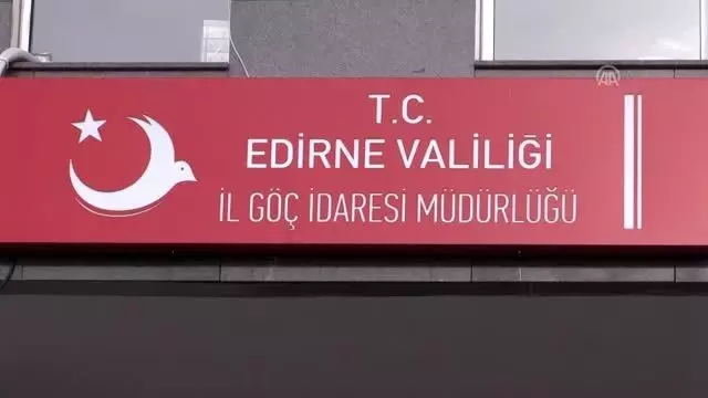 Yunanistan'ın Türkiye'ye zorla geri gönderdiği düzensiz göçmenler yaşadıklarını anlattı Yunanistan'ın Türkiye'ye zorla geri gönderdiği düzensiz göçmenler yaşadıklarını anlattı