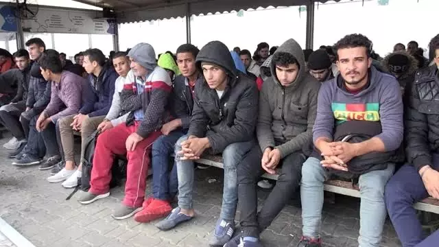 Yunanistan'ın Türkiye'ye zorla geri gönderdiği düzensiz göçmenler yaşadıklarını anlattı Yunanistan'ın Türkiye'ye zorla geri gönderdiği düzensiz göçmenler yaşadıklarını anlattı