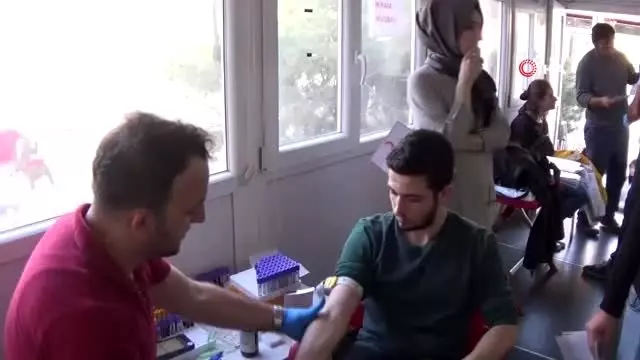 20 yaşındaki tıp öğrencisi Azra kök hücre bekliyor 20 yaşındaki tıp öğrencisi Azra kök hücre bekliyor
