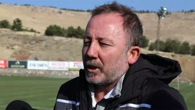 4 maç ceza alan Sergen Yalçın için yeni karar! 4 maç ceza alan Sergen Yalçın için yeni karar!