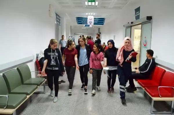 5 öğrenci tavuk döner yedikten sonra rahatsızlandı 5 öğrenci tavuk döner yedikten sonra rahatsızlandı