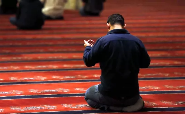 Adana Cuma Namazi Saati