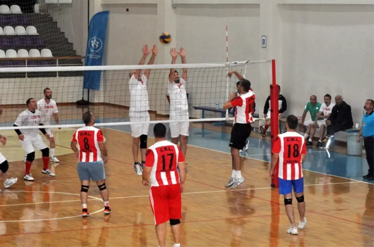 Afyonkarahisar'da Öğretmenler Kupası Grup Müsabakaları