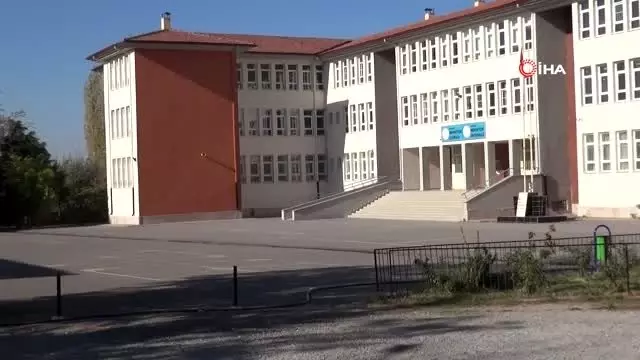 Aksaray'da okul müdürü açığa alındı, müfettişler incelemelerini sürdürüyor Aksaray'da okul müdürü açığa alındı, müfettişler incelemelerini sürdürüyor