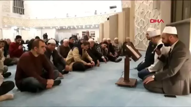 Avrupa'daki müslümanlardan mevlid kandili coşkusu Avrupa'daki müslümanlardan mevlid kandili coşkusu