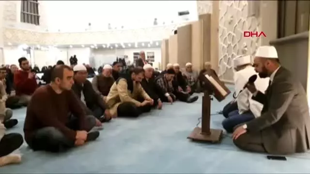 Avrupa'daki müslümanlardan mevlid kandili coşkusu Avrupa'daki müslümanlardan mevlid kandili coşkusu