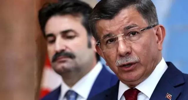 Bahçelievler'de parti binası mühürlenen Davutoğlu, yeni binayı Küçükçekmece'de tuttu