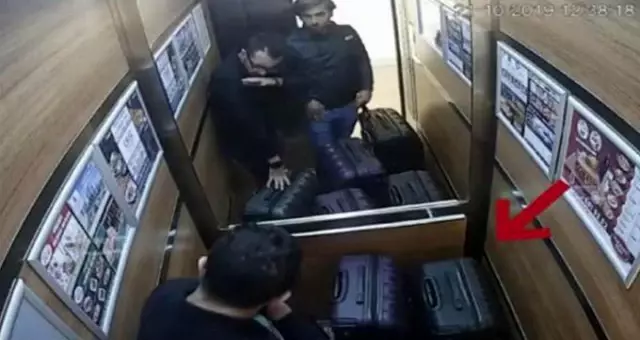 Bahis çetesine yapılan operasyonda 3 milyon liranın yakalanma anı kameralara yansıdı Bahis çetesine yapılan operasyonda 3 milyon liranın yakalanma anı kameralara yansıdı