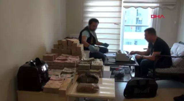 Bahis çetesine yapılan operasyonda 3 milyon liranın yakalanma anı kameralara yansıdı Bahis çetesine yapılan operasyonda 3 milyon liranın yakalanma anı kameralara yansıdı