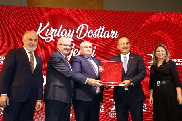Bakan Çavuşoğlu: 'Terör devleti kurmak isteyenlerin oyununu başlarına devirdik' Bakan Çavuşoğlu: 'Terör devleti kurmak isteyenlerin oyununu başlarına devirdik'