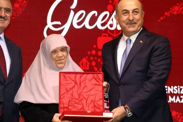 Bakan Çavuşoğlu: 'Terör devleti kurmak isteyenlerin oyununu başlarına devirdik' Bakan Çavuşoğlu: 'Terör devleti kurmak isteyenlerin oyununu başlarına devirdik'