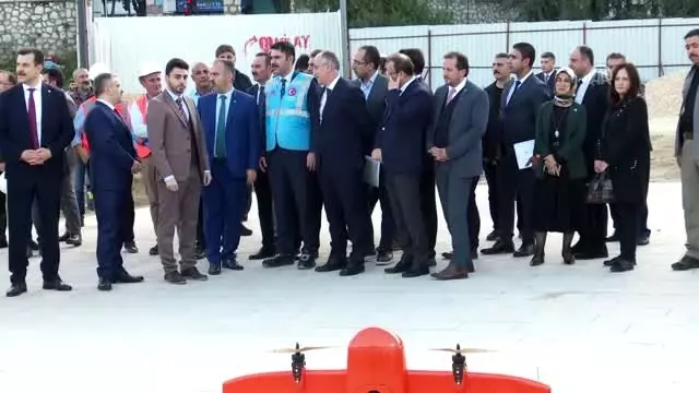 Bakan Kurum, yapımı devam eden millet bahçesini inceledi Bakan Kurum, yapımı devam eden millet bahçesini inceledi