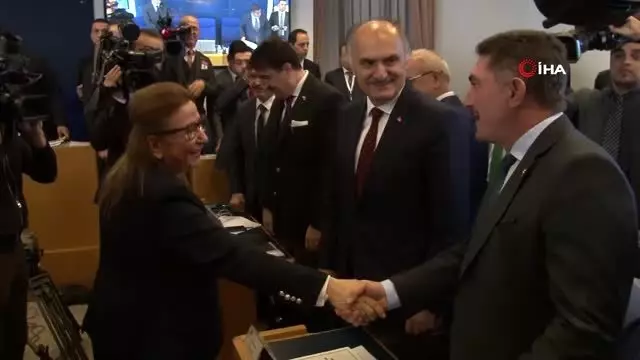 Bakan Pekcan: 'Bütçemiz içinde en büyük kalemi oluşturan ihracatta devlet destekleri bağlamında bu... Bakan Pekcan: 'Bütçemiz içinde en büyük kalemi oluşturan ihracatta devlet destekleri bağlamında bu...