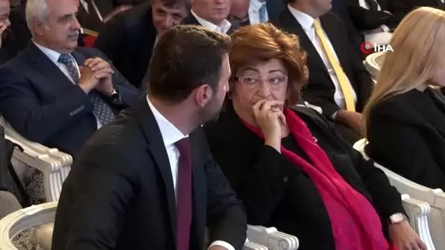 Bakan Selçuk: 'Özel sektörde işe yerleştirilen kadın sayısında 100 kat artış oldu' Bakan Selçuk: 'Özel sektörde işe yerleştirilen kadın sayısında 100 kat artış oldu'
